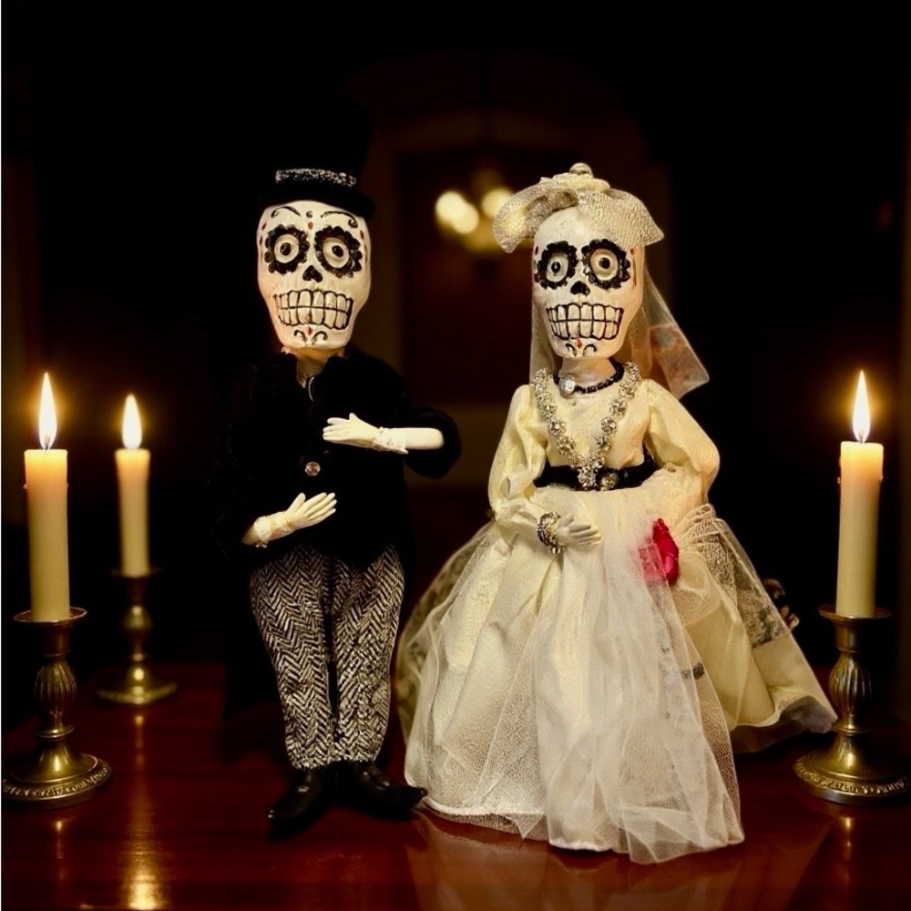 Katherine's Collection Day Of The Dead Black and White Skeleton Couple Decor